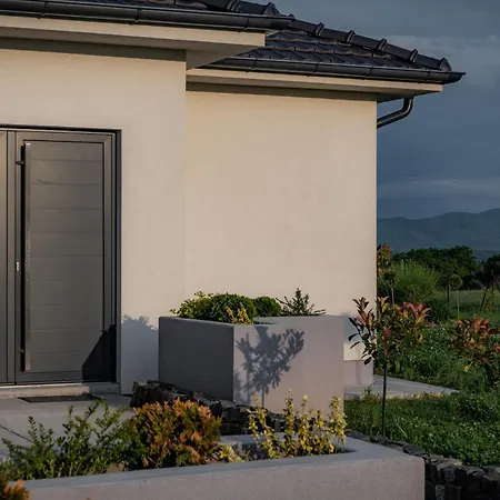 Vilă Hacienda R - Kuca Sa Bazenom *