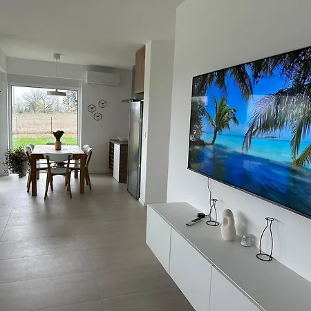 Vilă Hacienda R - Kuca Sa Bazenom