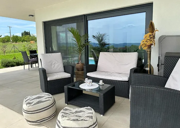 Βίλα Hacienda R - Kuca Sa Bazenom